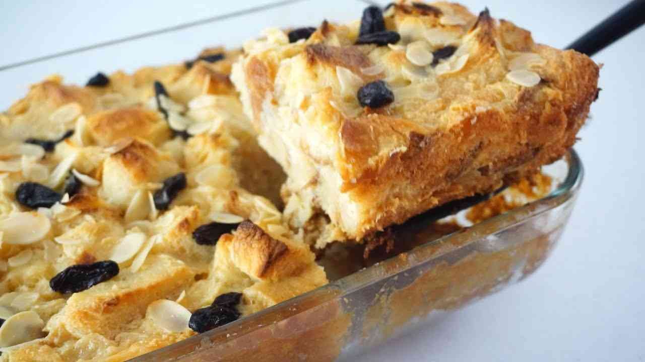 Golden Corral Bread Pudding – Classic Comfort Dessert with Vanilla Sauce - Bread